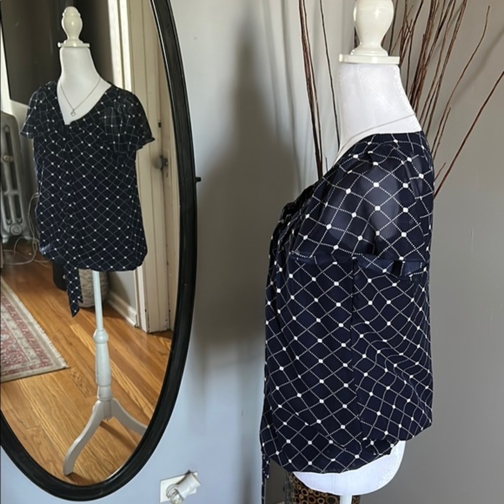 3x20Sara Michelle Navy Blue Geometric Women's Top